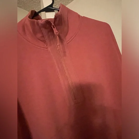 Old Navy Activewear top - Picture 2 of 7